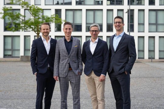 Managing Team der ventopay und Delegate von links nach rechts: Markus Gruber (COO Delegate), Johannes Reichenberger (Gründer und Managing Partner ventopay und mocca®-group), Johannes Stürzlinger (COO ventopay) und Andreas Oyrer (CEO Delegate). © mocca®-group